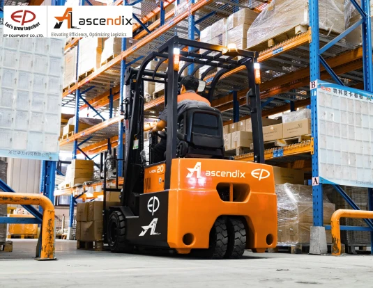 Ascendix Man Operating Forklifter